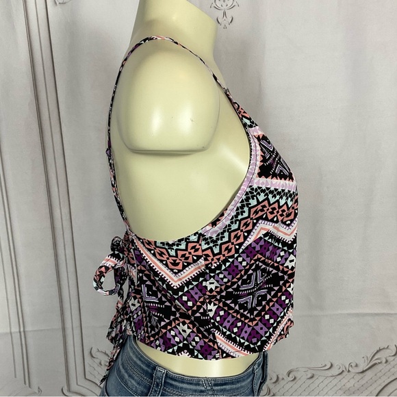 Express NEW Crop Top Halter Colorful Print Back Tie Back Open Back Sz Medium - Picture 3 of 4